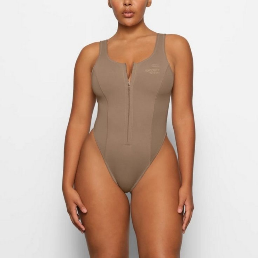 NWT SKIMS Scuba Sport One Piece - Desert - Sz. 3X